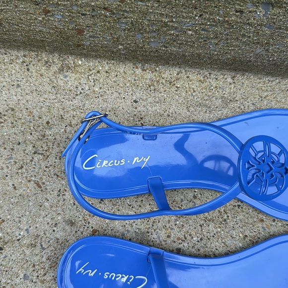 Circus by Sam Edelman Blue Mae Jelly Medallion Thong Sandals Size 8 - Picture 3 of 8